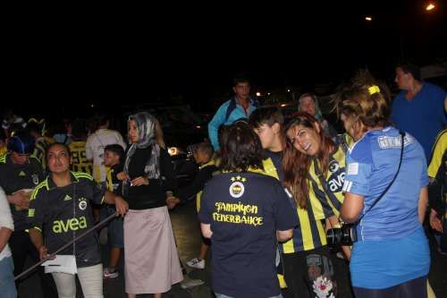 FNERBAHÇE-MANİSASİPOR_BAYANSEYİRCİLİ MAÇ