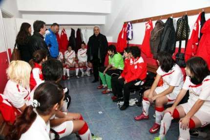 ATAŞEHİR BAYAN FUTBOL TAKIMI