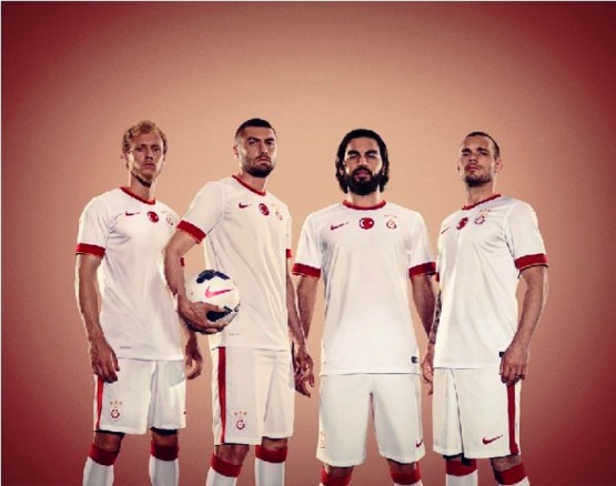 Galatasaray 2014/2015 Formalarını Tanıttı