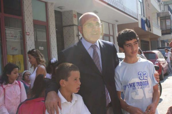 GÜLENYÜZ DERNEĞİ OYUNCAK DAĞITIMI KADİR GÖKMEN ÖGÜT - MAHMUT TANAL