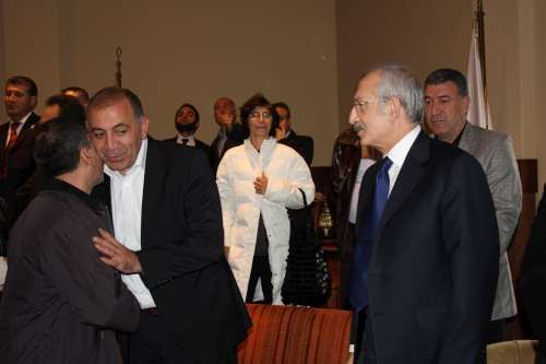 GÜRSEL TEKİN, ANNESİNİN MEVLÜT YEMEĞİ ATAŞEHİR
