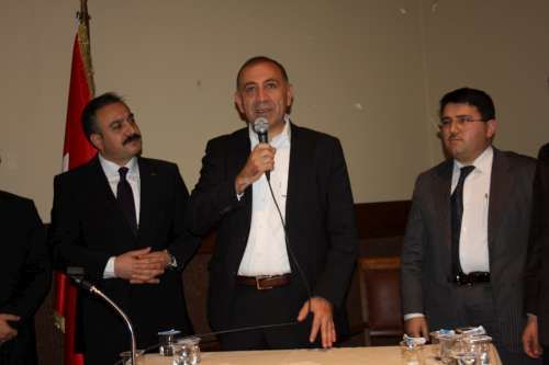 GÜRSEL TEKİN, ANNESİNİN MEVLÜT YEMEĞİ ATAŞEHİR