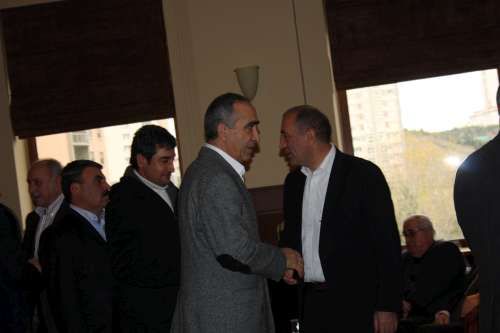 GÜRSEL TEKİN, ANNESİNİN MEVLÜT YEMEĞİ ATAŞEHİR