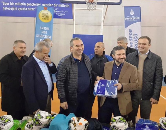 İBB, Atasehir'de Bulunan Amatör Spor Kulüplerine Yardım dağıttı