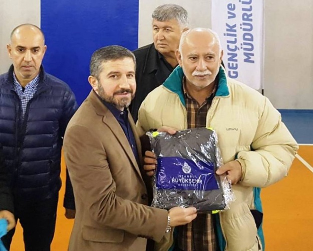 İBB, Atasehir'de Bulunan Amatör Spor Kulüplerine Yardım dağıttı