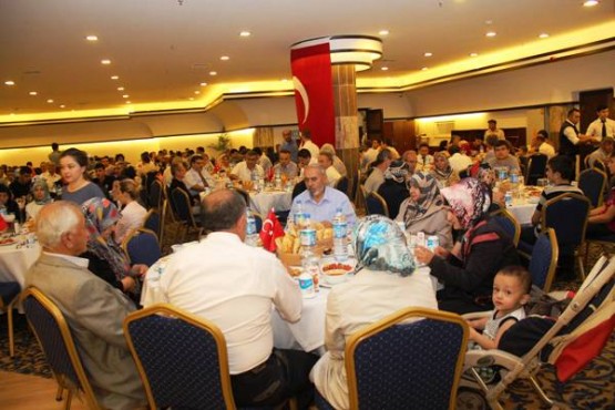 İdris Güllüce, Çankırı'da İftarını Şehit ve Gazi Aileleriyle Birlikte Açtı