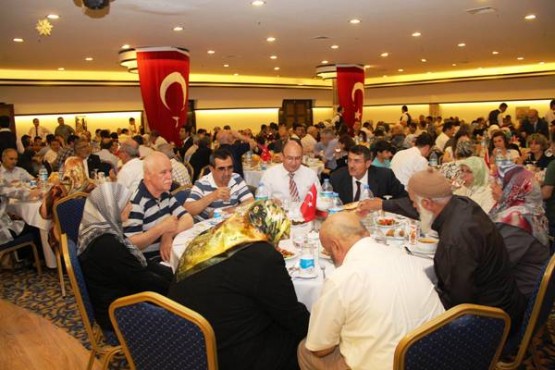İdris Güllüce, Çankırı'da İftarını Şehit ve Gazi Aileleriyle Birlikte Açtı