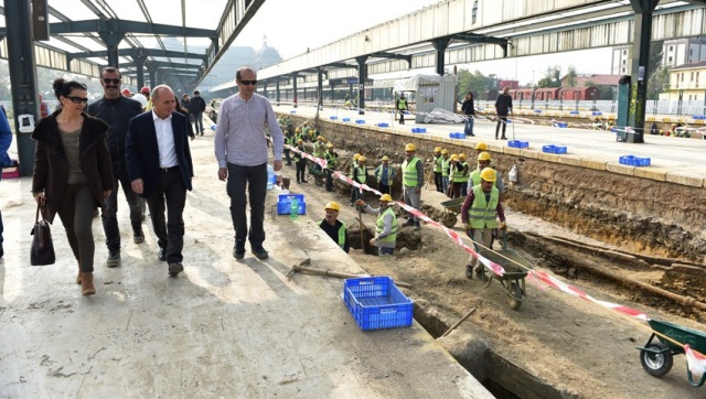 KADIKÖY’DE BİN YILLIK İSKELET BULUNDU
