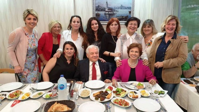 KADIKÖY KÜLTÜR SANAT DERNEĞİ ÜYELERİ İFTAR YEMEĞİNDE BULUŞTU.