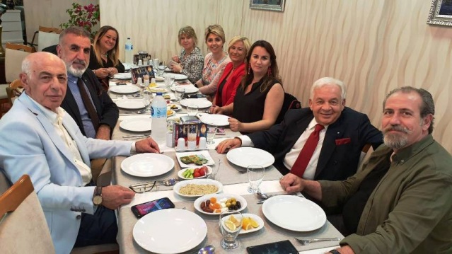 KADIKÖY KÜLTÜR SANAT DERNEĞİ ÜYELERİ İFTAR YEMEĞİNDE BULUŞTU.