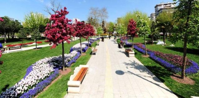 Kadıköy Göztepe Parkı Lale Resimleri 2017