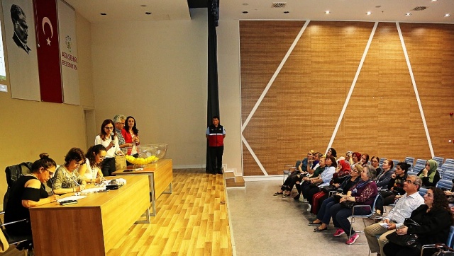 Ataşehir Kadın Emeği Pazarı’nda Kura Çekimi Yapıldı