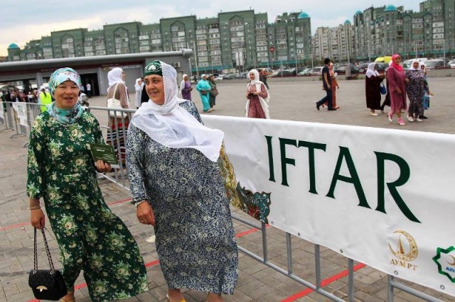 Kazan Stadyum'da Toplu İftar 2016