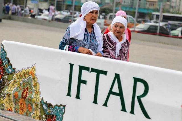 Kazan Stadyum'da Toplu İftar 2016