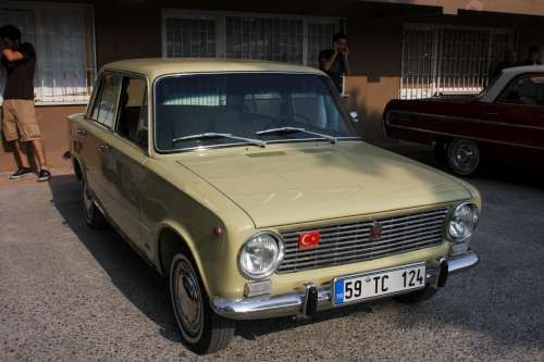 KLASİK OTOMOBİLLER