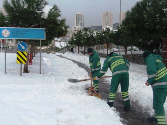 Maltepe Okullar Kar Temizliği 2015