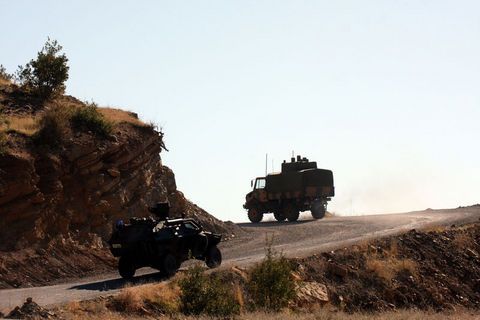 MEHMETCİK, ANNEME SELAM SÖYLE