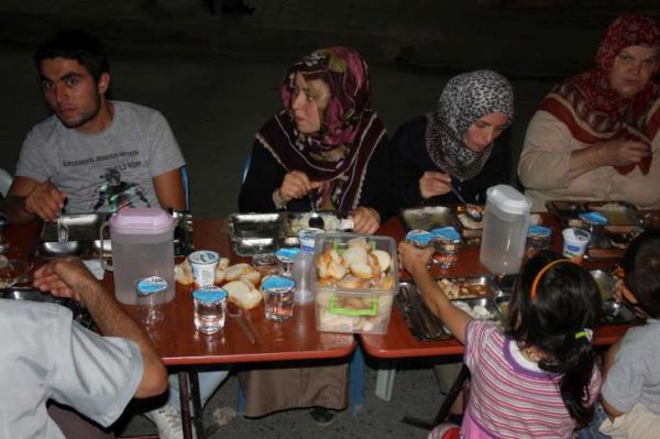MHP ATAŞEHİR YENİSAHRA, BARBAROS MAHALLESİ İFTAR YEMEĞİ