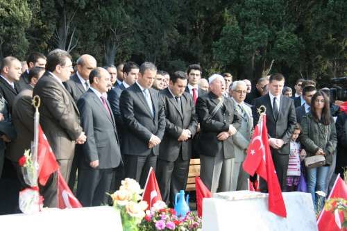 MHP BAYRAMLAŞMA VE ŞEHİTLİK ZİYARETİ