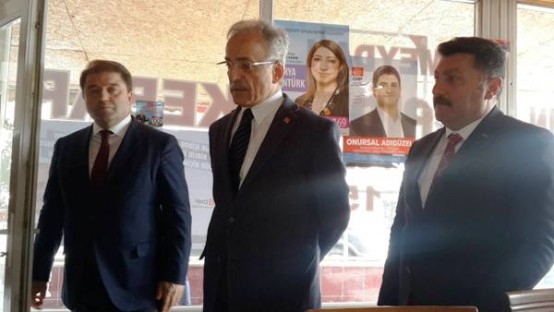 Murat Karayalçın, Kurşunlanan Mahalle Temsilciliğini ziyaret etti