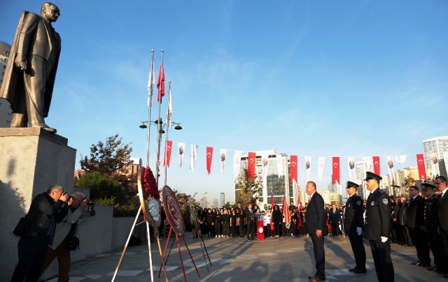 Mustafa Kemal Atatürk Ataşehir'de törenlerle Anıldı