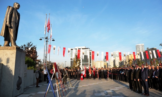 Mustafa Kemal Atatürk Ataşehir'de törenlerle Anıldı
