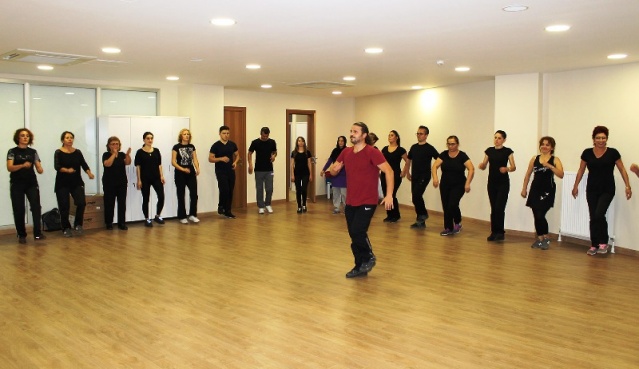 Ataşehir Neşet Ertaş Kültür Evi, Merkezi