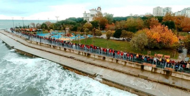 KADIKÖYLÜLER'DEN ATA’YA SAYGI ZİNCİRİ