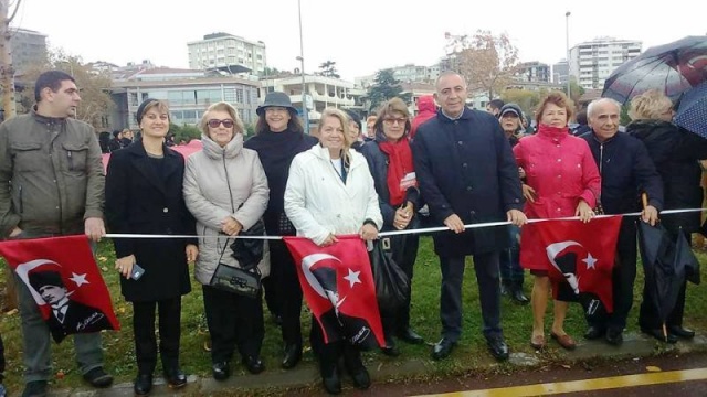 KADIKÖYLÜLER'DEN ATA’YA SAYGI ZİNCİRİ