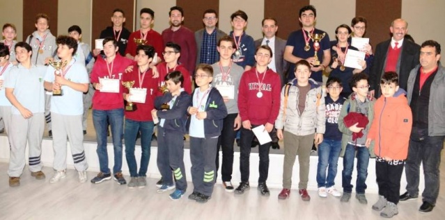 ATAŞEHİR OKULLAR ARASI SATRANÇ TURNUVASI SONA ERDİ 2018