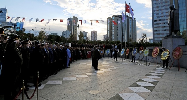 ULU ÖNDER ATATÜRK ÖZLEMLE VE SAYGIYLA ATAŞEHİR’DE ANILDI