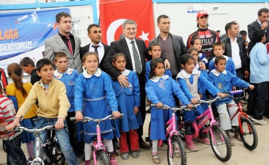 Pendik'ten Van'a 23 Nisan Bisiklet