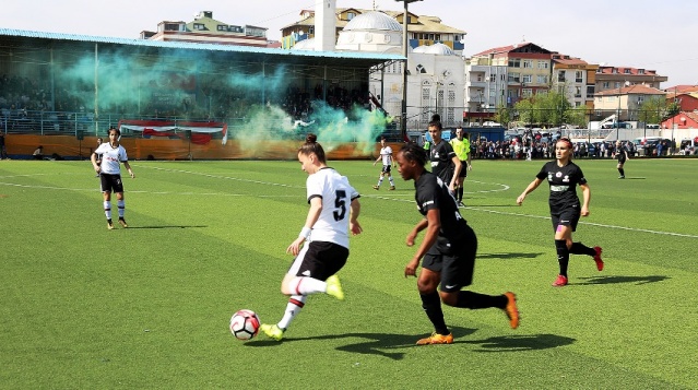 Ataşehir Bayan Futbol Takımı Şampiyon Oldu 2018