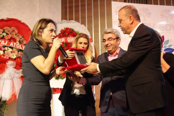 Sosyal Dönüşüm Vakfı Girşimi, Gamze İlgezdi