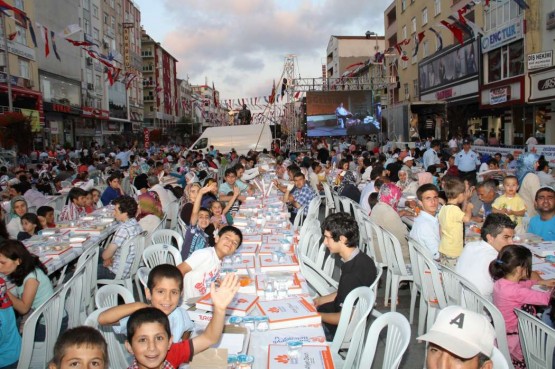 SULTANBEYLİ İFTAR, EGEMEN BAĞIŞ 2012