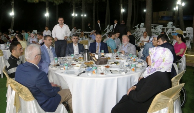Sultanbeyli Şehit Aileleri ve Gazilerle İftarda Buluştu