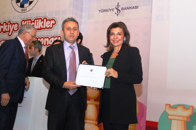 TÜRKİYE SATRANÇ ŞAMPİYONLARI BELLİ OLDU