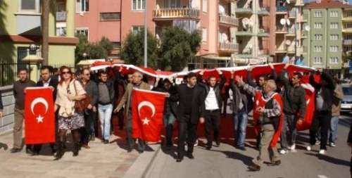 TÜRKİYE ŞEHİTLERİNE AĞLIYOR