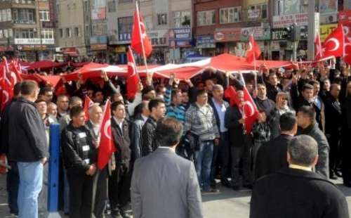 TÜRKİYE ŞEHİTLERİNE AĞLIYOR