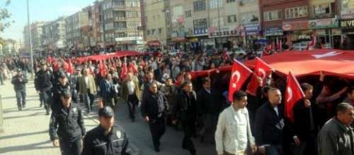 TÜRKİYE ŞEHİTLERİNE AĞLIYOR
