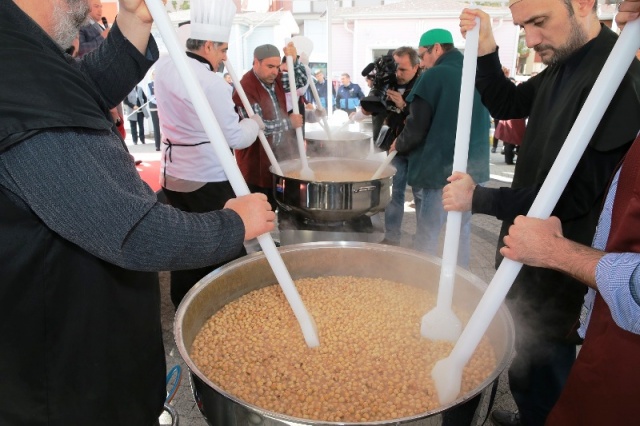 Ümraniye Belediyesi Aşüre Dağıtım Fotoları, 2016