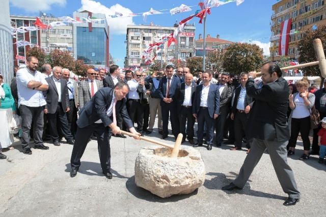Ümraniye Meydanında Kastamonululardan Keşkek Şöleni
