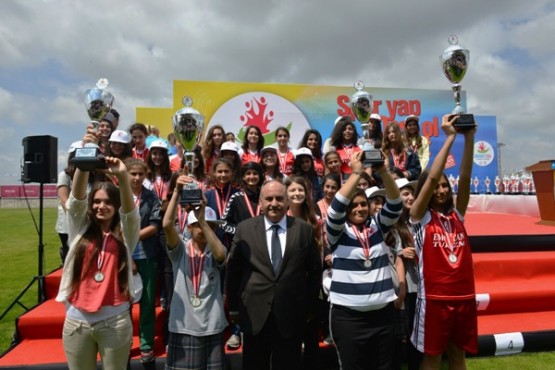 ÜMRANİYE SPOR OYUNLAR ÖDÜL TÖRENİ