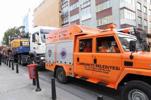ÜMRANİYE BELEDİYESİ, VAN DEPREMİA YARDIM KONVOYU