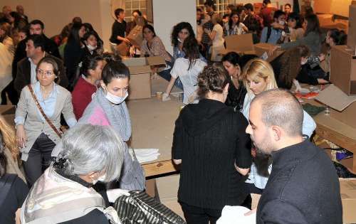 DEPREMZEDELER İÇİN GÖNÜLLÜ ÇALIŞTILAR