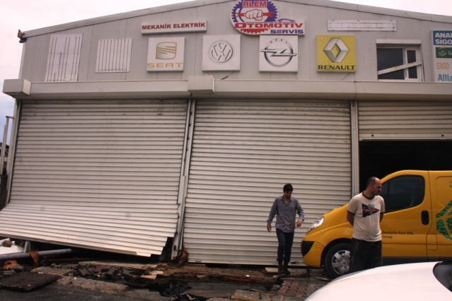 Ataşehir, Yenisahra, Ali Fuat Cebesoy Köprüsü Sel Baskını Fotoları 18 Temmuz 2017
