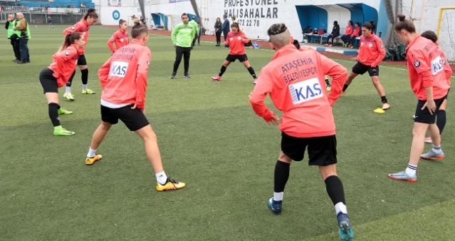 Ataşehir Belediyesi Bayan Futbol Takımı 2017