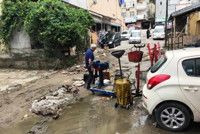 Ataşehir, Yenisahra, Ali Fuat Cebesoy Köprüsü Sel Baskını Fotoları 18 Temmuz 2017