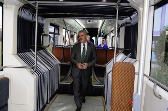Türkiye'nin ilk yerli metrobüsü Akia
