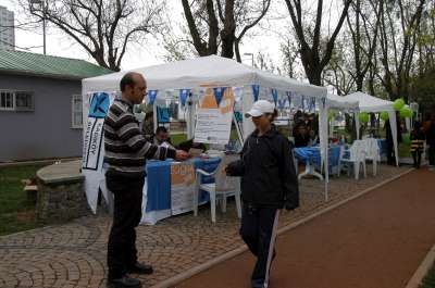 PARKLARDA SAĞLIK ŞENLİKLERİ BAŞLADI KOŞU ARASI SAĞLIK TARAMASI